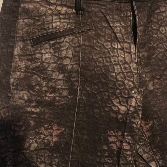 Snake print pants - Picture 3 of 3